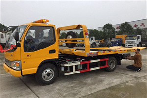 安丘哪里有拖车服务